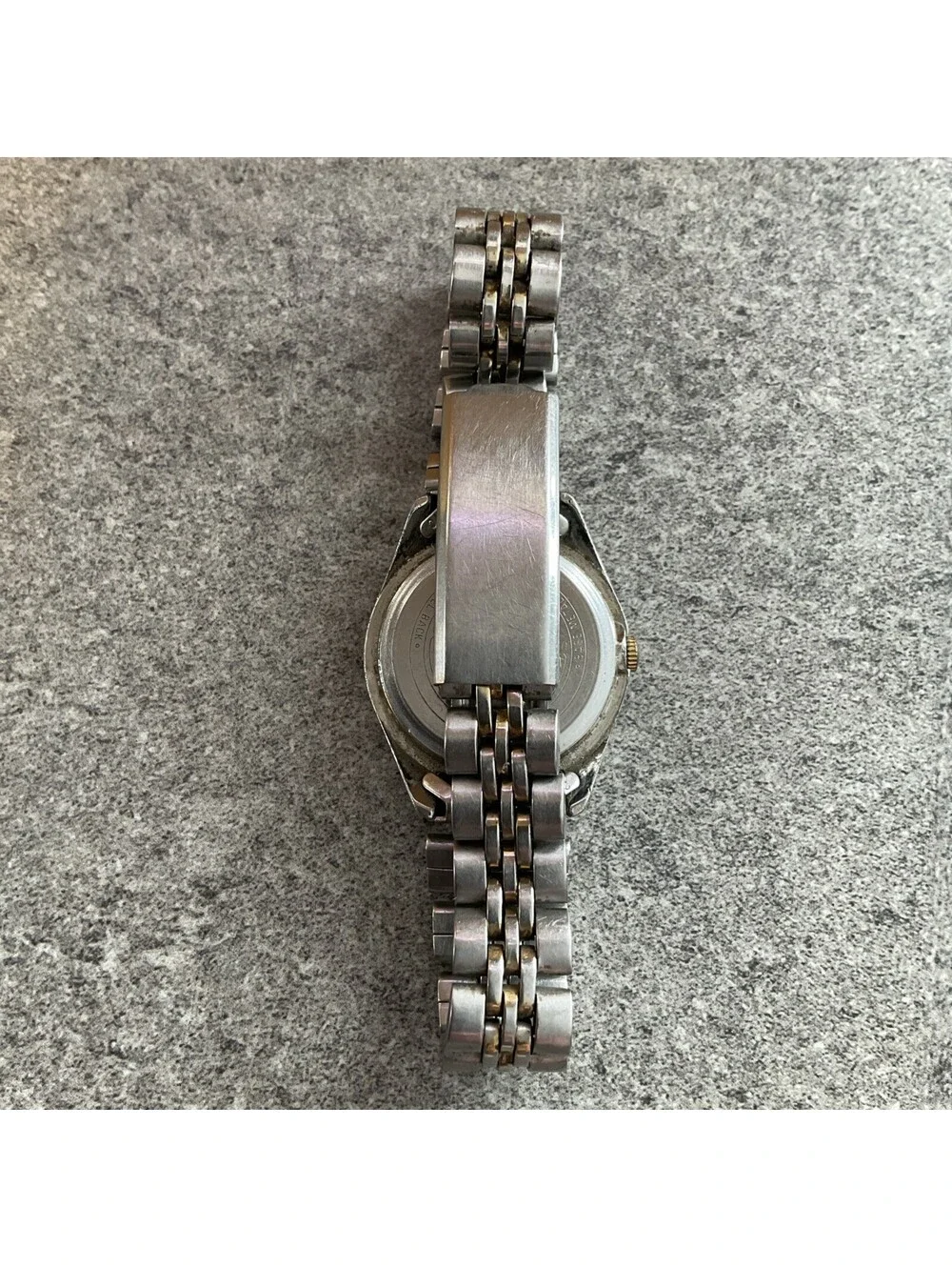Vintage Timex Womens Watch 25mm Two Tone Case & Band W/Fluted Bezel BZ